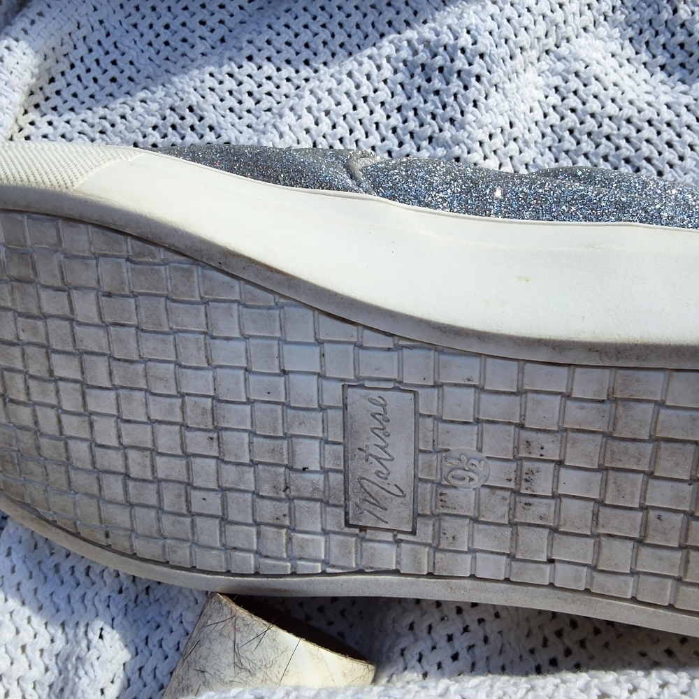 Matisse Silver Glitter sneakers 9.5 - Picture 7 of 12